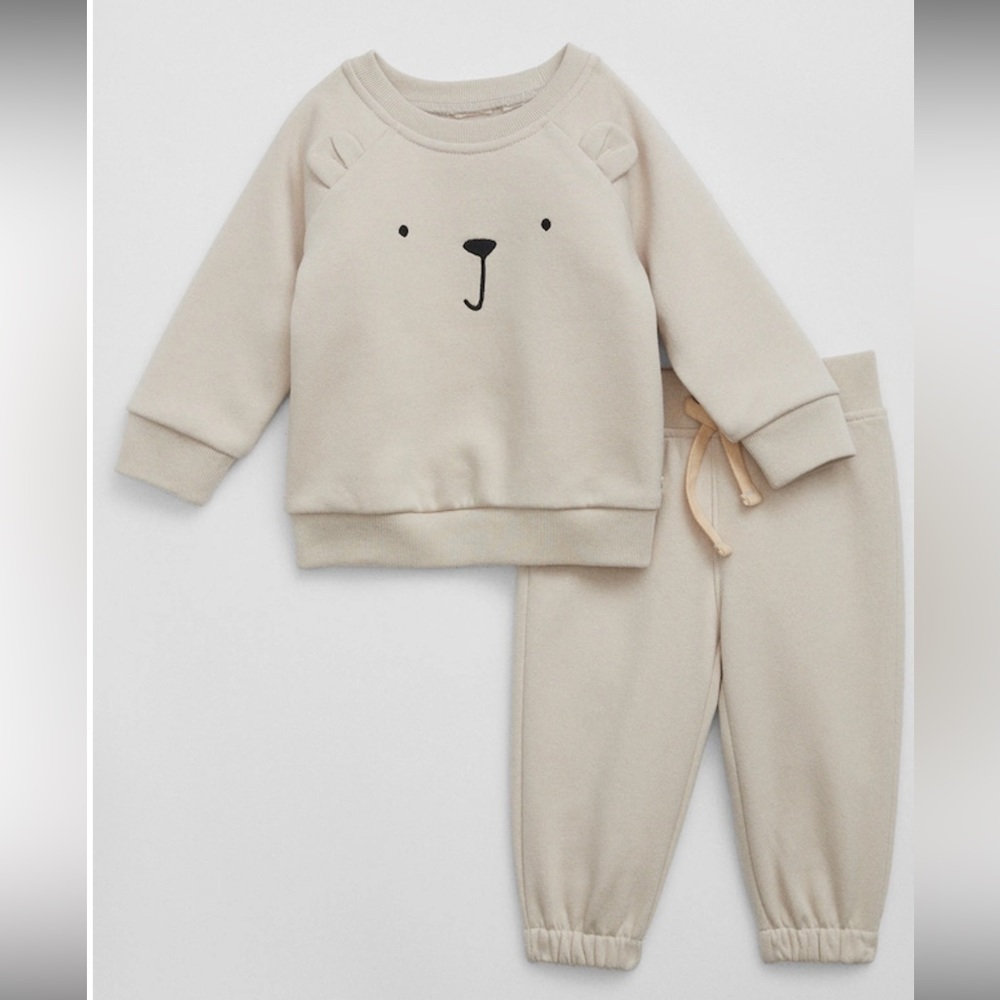 BNWT Gap Baby Brannan Bear Two-Piece Outfit Set